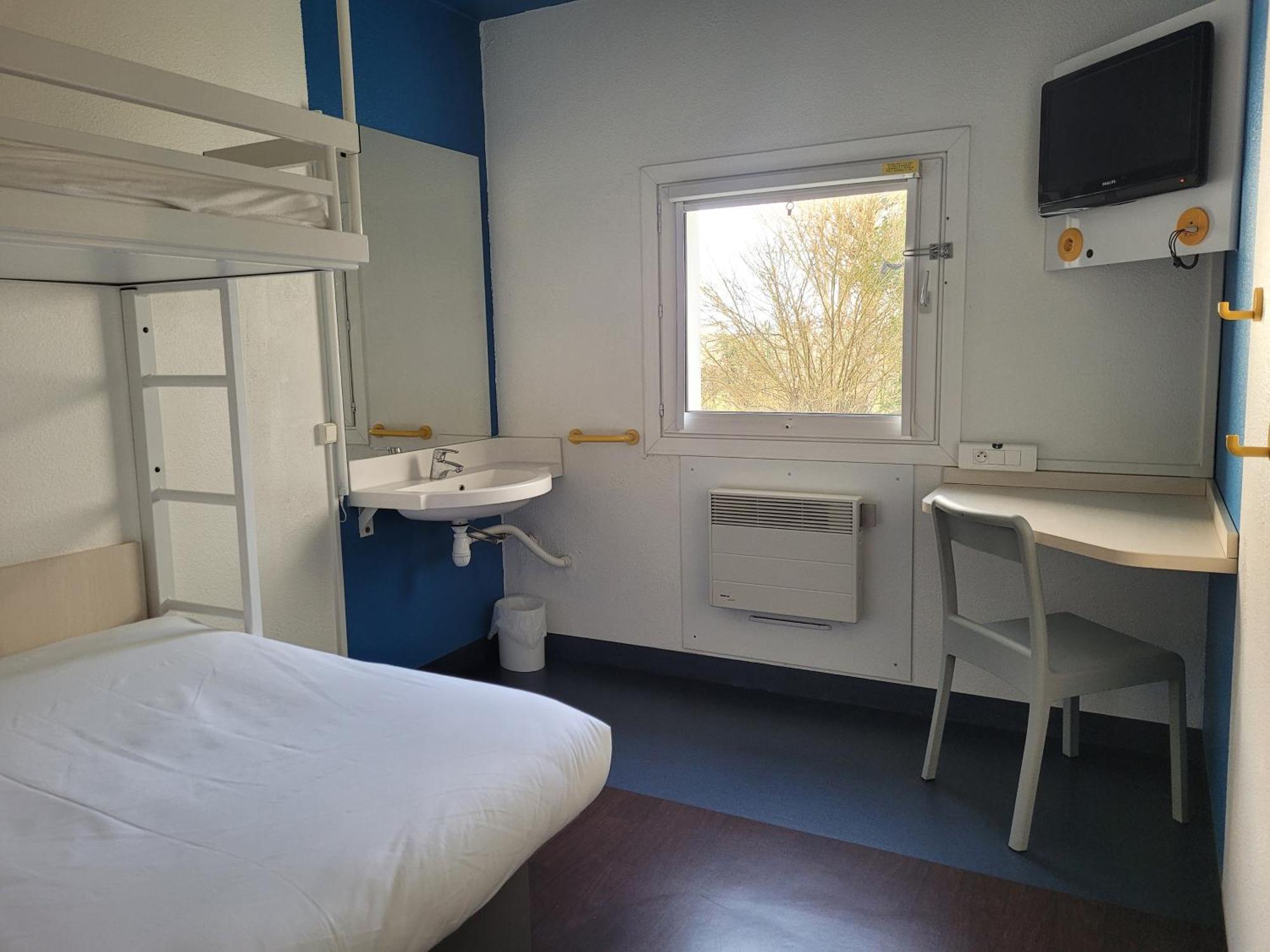 Tip Hotel Cambrai Ex Hotel F1 Eksteriør billede